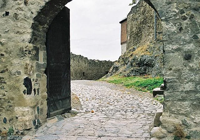 Eingangstor, Osten