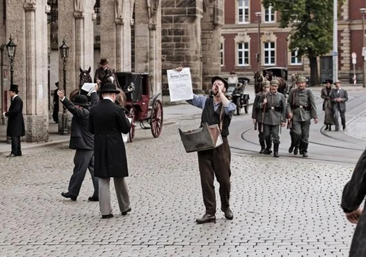 vor dem Kaufhaus in Görlitz