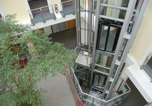 Aufzug Schalterhalle