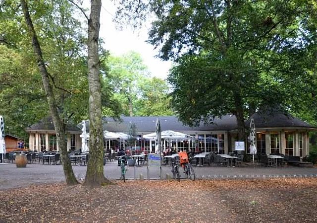 Clara-Zetkin-Park, Parkgaststätte Glashaus