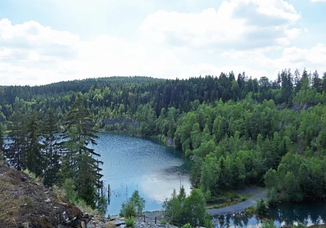Blick vom Rundwanderweg zum Schiefersee