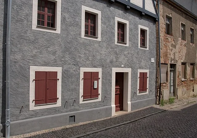 Straßenzugang Priesterhaus