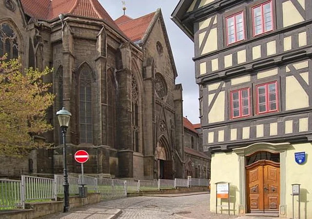 Ansicht von Ost mit Papiermühle