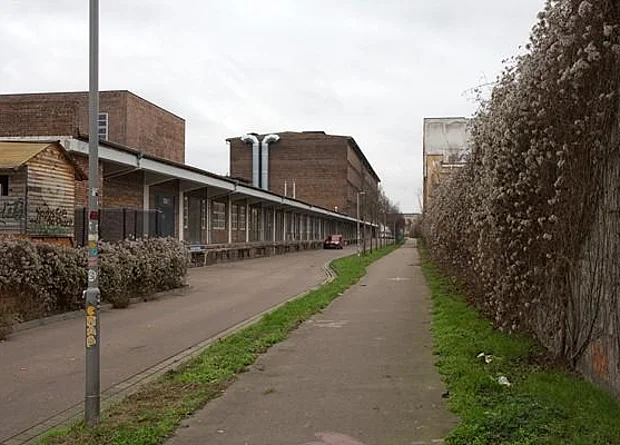 Industriebahn an der Gießerstraße, Blick in Richtung Konsumzentrale 