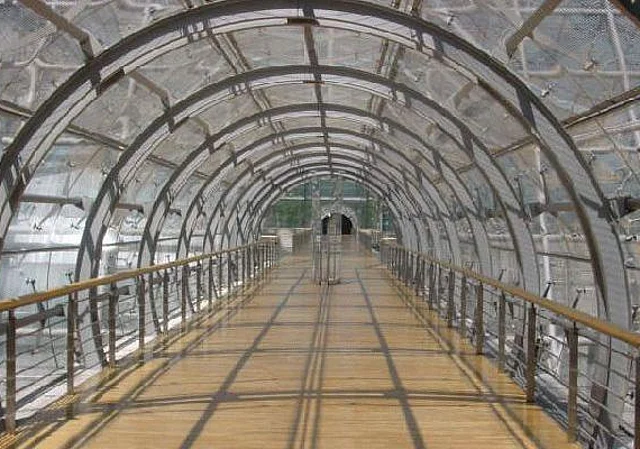 Durchgang zur Glashalle
