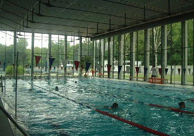 Schwimmhalle