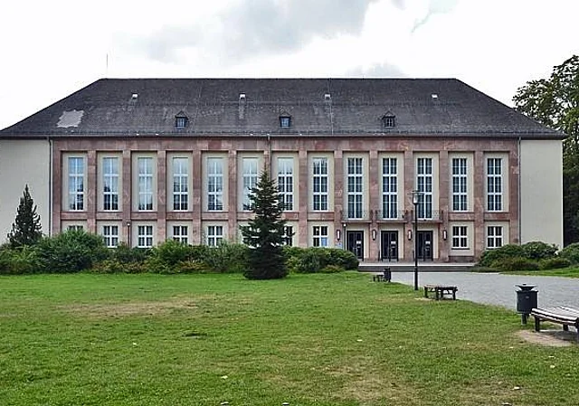 Kulturhaus Aue, Gesamtansicht vom Stadtgarten