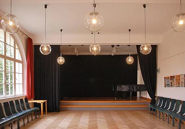 Bestehornhaus, Saal mit Bühne