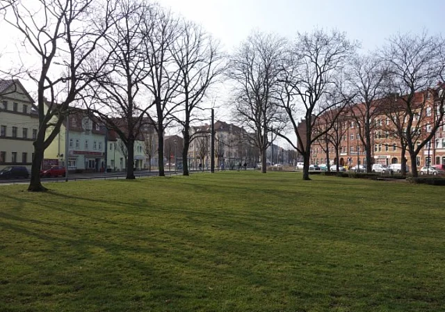 Magdeburger Allee, Ilversgehofener Platz