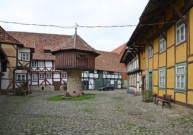 Hof nach Westen