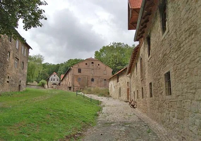 Blick vom Museum zum Torhaus