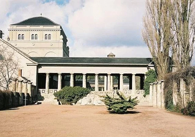 Zentralbau, Kolonaden, Süden