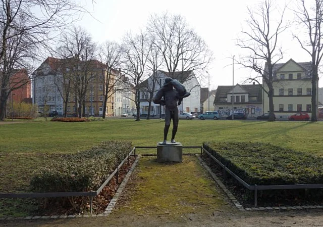 Magdeburger Allee, Ilversgehofener Platz