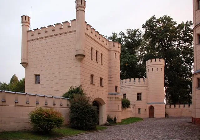 Torhaus und Schlosshof, Norden
