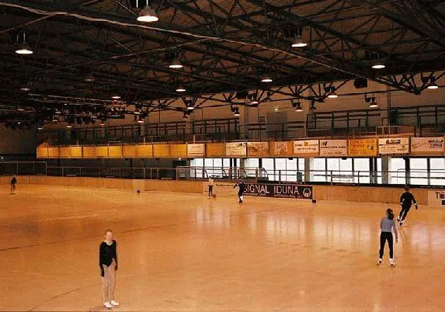 Eissporthalle
