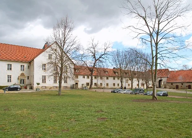 Kloster Hedersleben, Haupthaus, Remise, Torhaus, Ochsenstall 