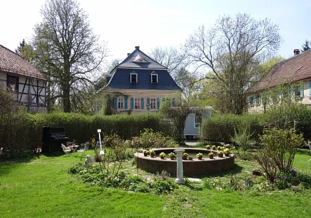 Blick zum Herrenhaus