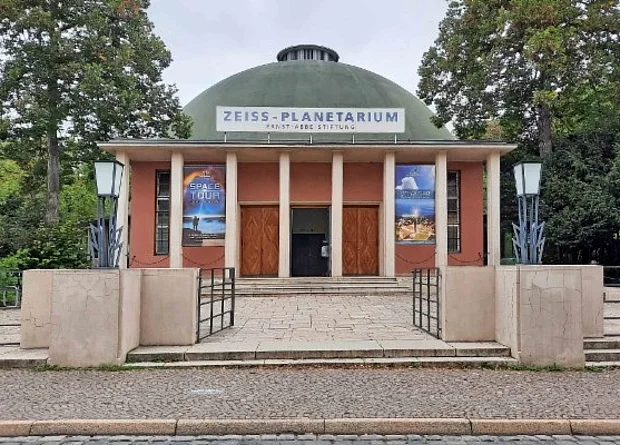 Haupteingang Zeiss-Planetarium 