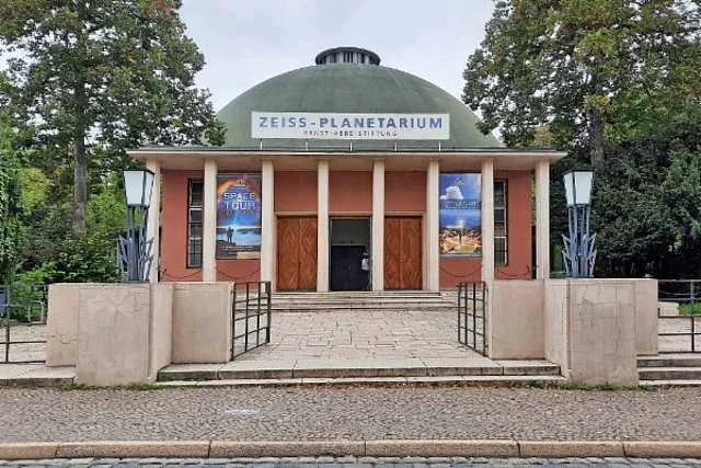 Haupteingang Zeiss-Planetarium