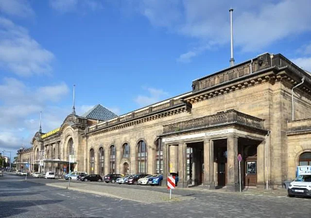 Bahnhof Dresden-Neustadt, Schlesischer Platz