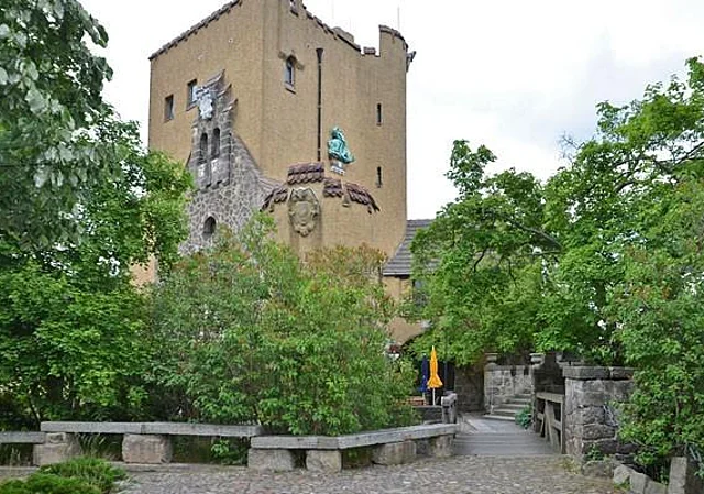Wohnturm und Café, Westen