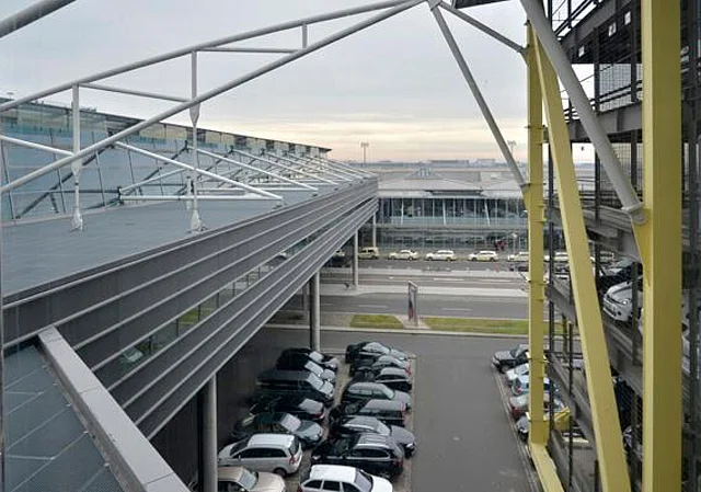 Terminal B, Blick vom Parkhaus