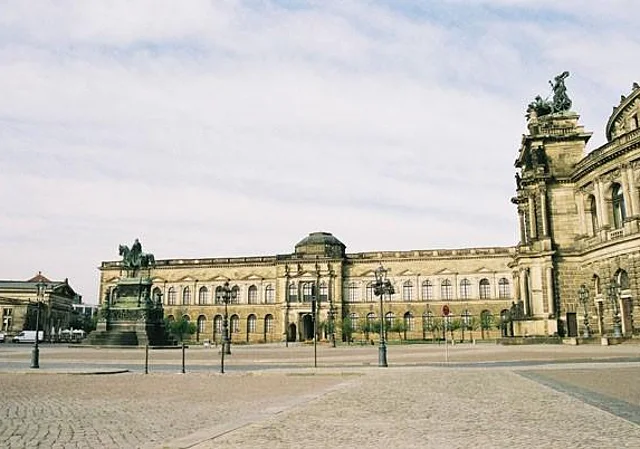 Blick Richtung Gemäldegalerie, Nordseite