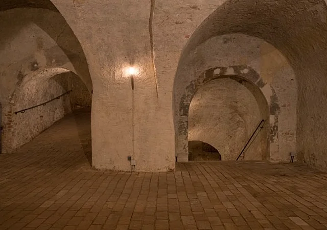 historische Gewölbe auf verschiedenen Ebenen