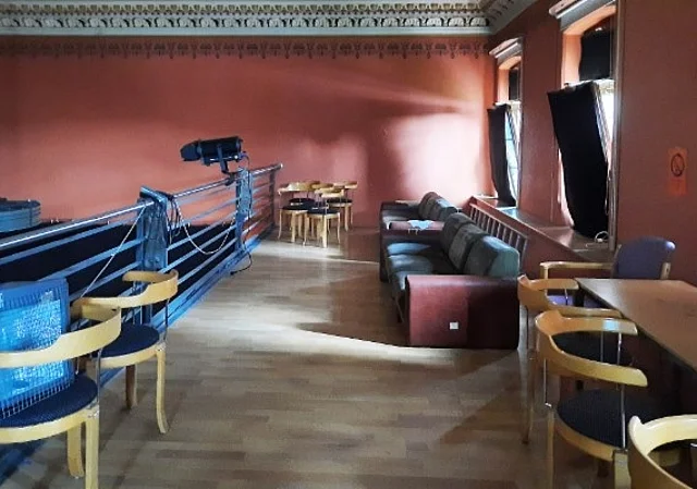 Empore Zuschauerseite