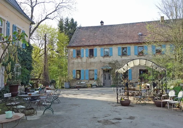 Hofsituation Herrenhaus