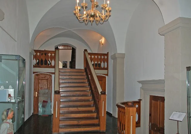 Erdgeschoss, Museum, Zugang zum 1. Obergeschoss