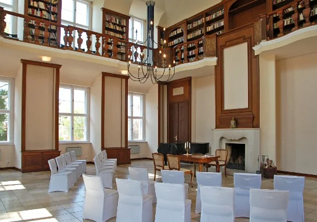 Schloss Ostrau, Bibliothekssaal