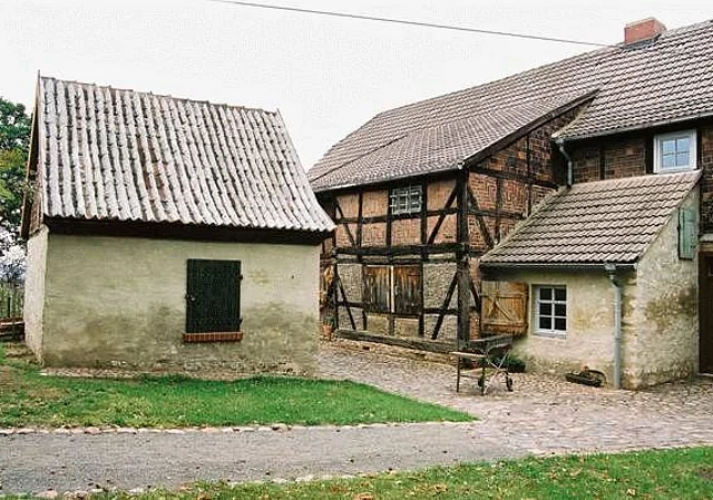 Backhaus, Osten