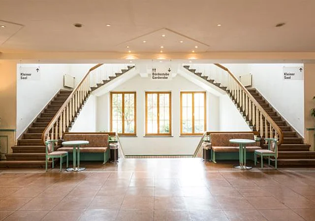 Treppenhaus zum Obergeschoss