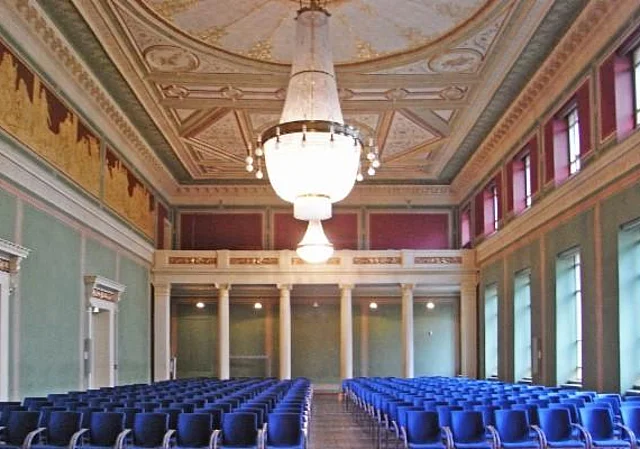 Löwengebäude, Aula