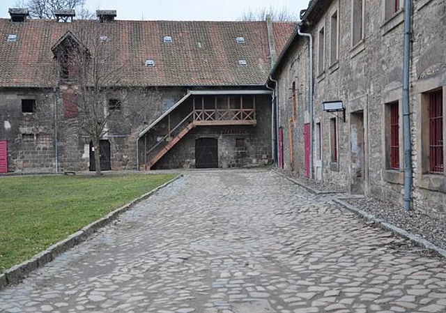 Hof des ehemaligen St. Burchardiklosters