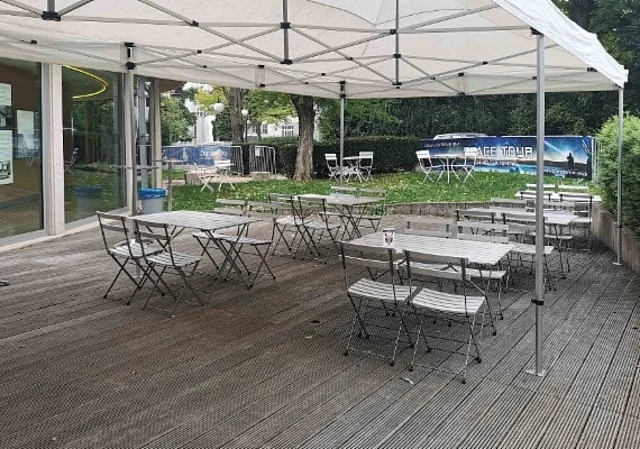 Terrasse am Kassenbereich