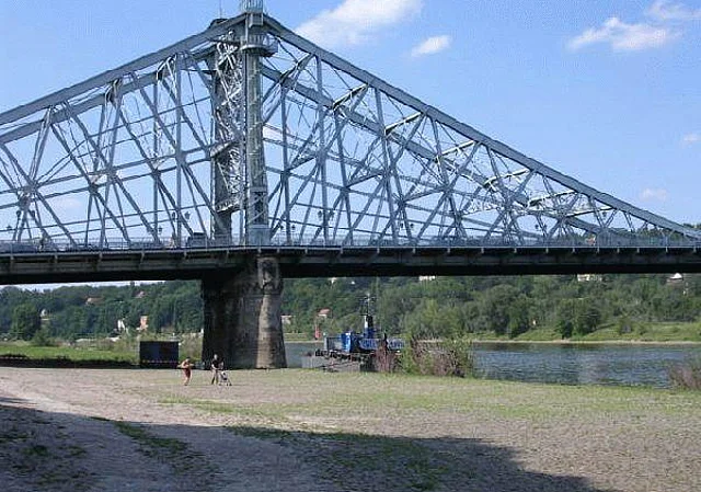 Blasewitzer Brückenseite