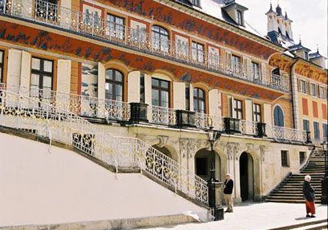 Wasserpalais, Freitreppe, Südwestseite