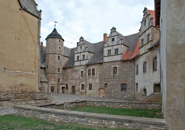 Schloss Plötzkau, Schlosshof