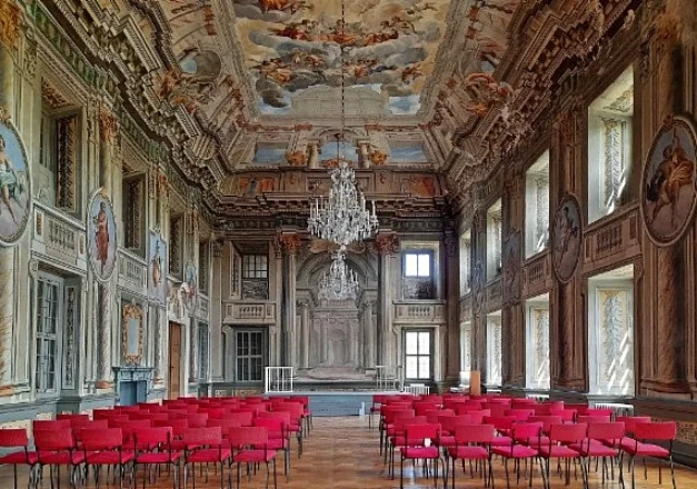 Festsaal mit Illusionsmalerei