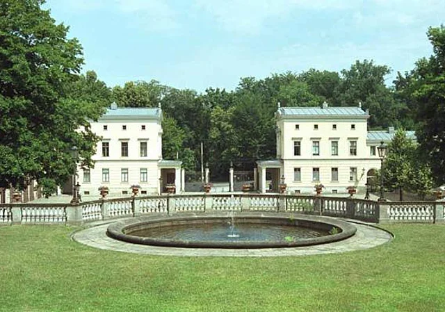 Ehrenhof, Nordseite