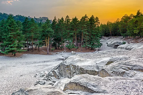 Sandsteinhöhlen im Heers Sandsteinhöhlen im Heers