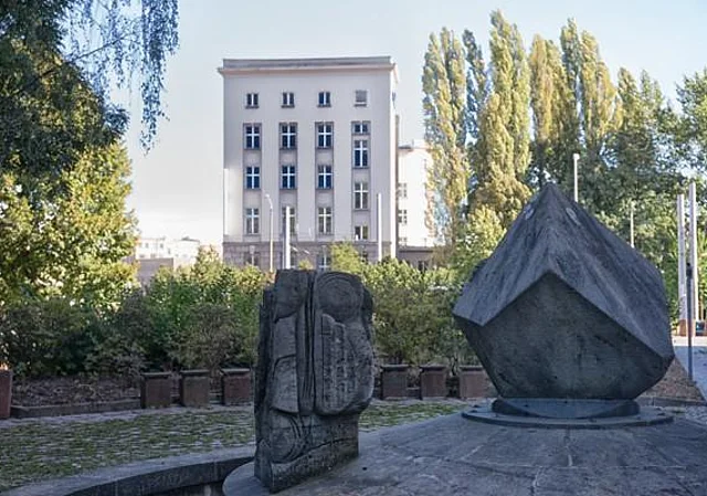 Blick vom Brunnen auf das Museum Gunzenhauser