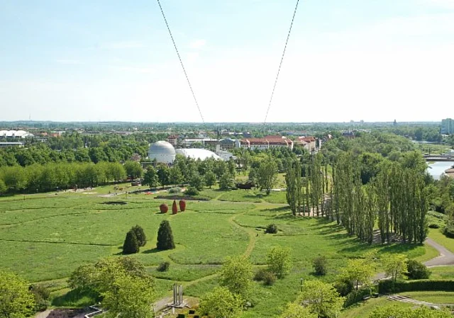 Jahrtausendturm, Blick nach Süden