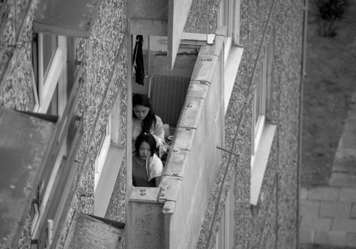 Mai Duong Kieu und Trang Le Hong in der Elsa-Brandström-Straße in Halle