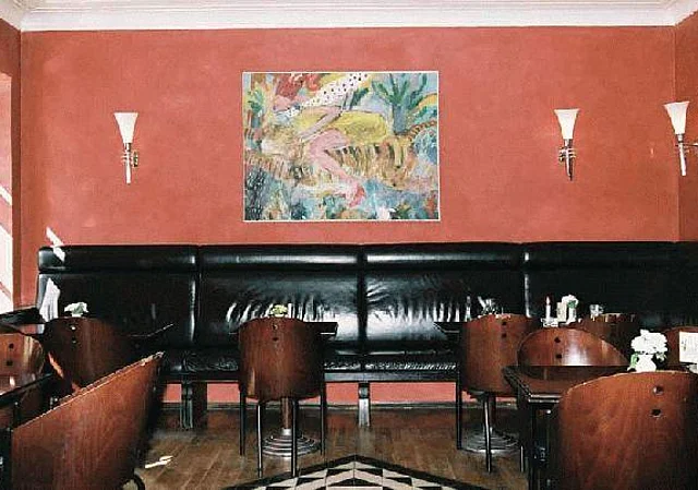 Rosa Salon