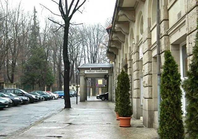 Eingang Ballsaal, Stechgrundstraße