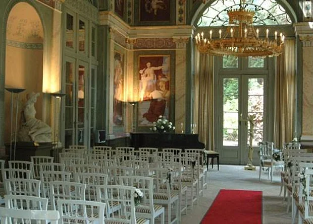 Schwindpavillon, Blick vom Haupteingang 