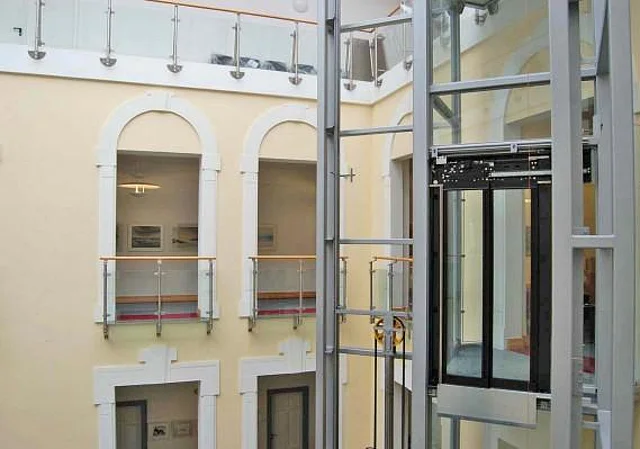 Aufzug Schalterhalle